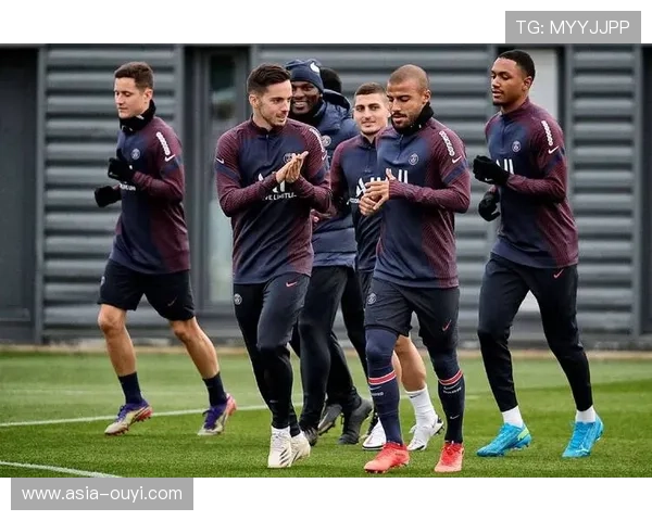 开球直接踢出边线战术再现，巴黎圣日耳曼策略被移植